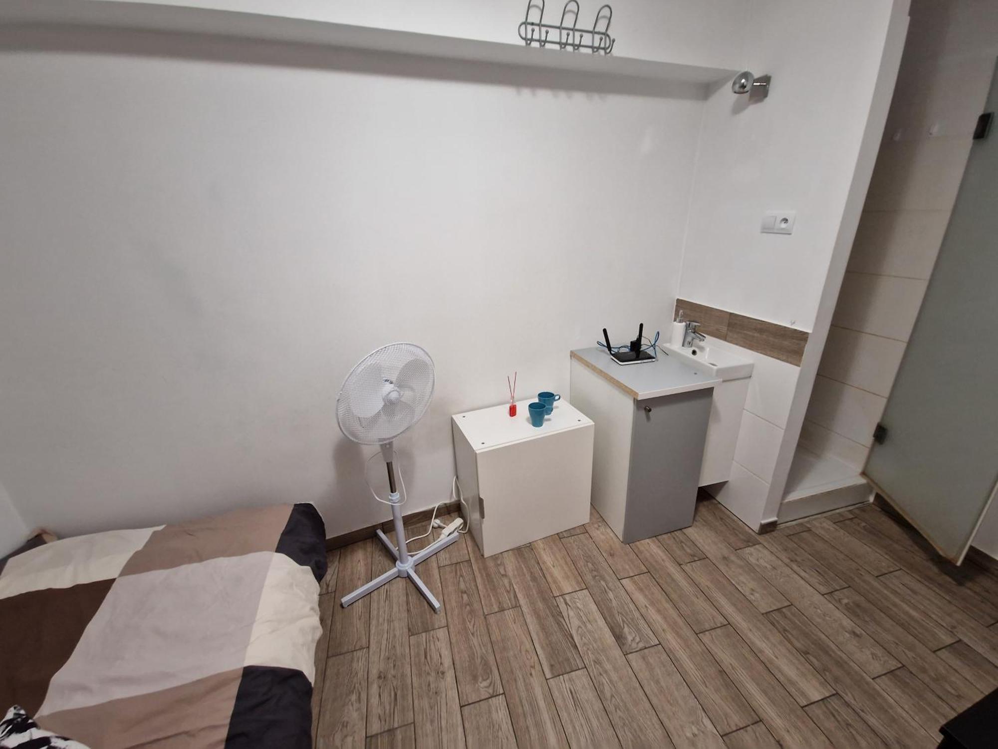 View Apartments And Rooms Warsaw Room photo